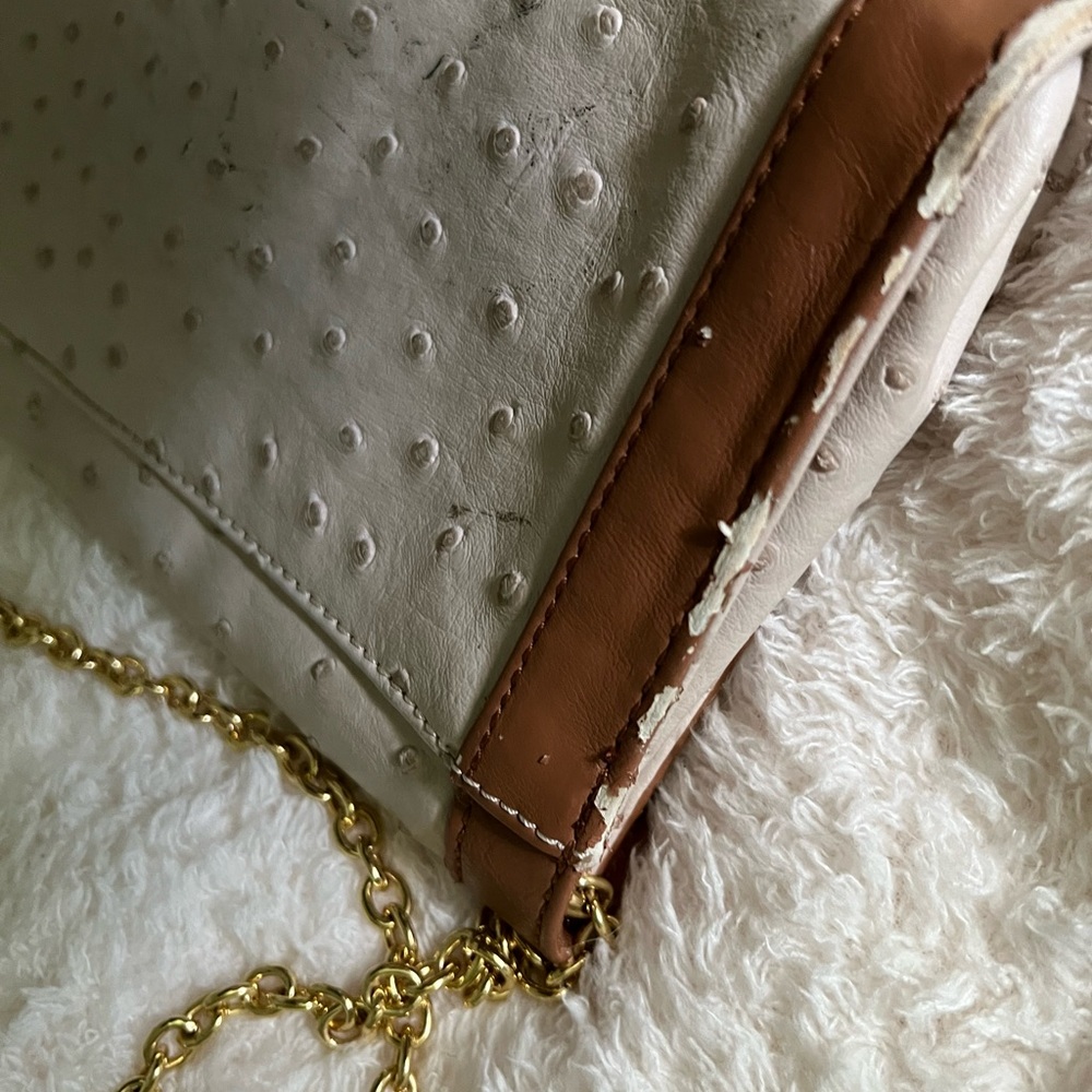 Faux Ostrich Envelope Clutch/Crossbody Bag with Gold Chain - Picture 8 of 10